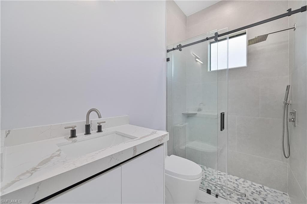 900 12th Pl, Cape Coral, FL 33993-31