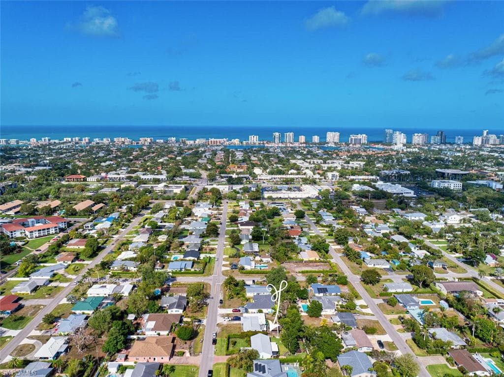 1255 Illinois Dr, Naples, FL 34103-4