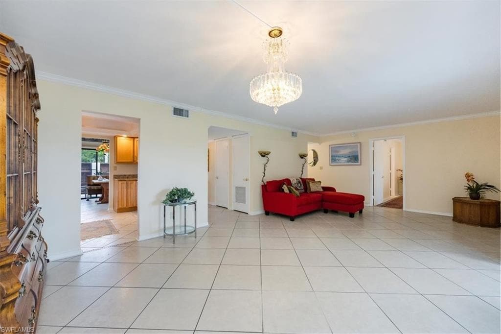 536 Lake Louise Cir B102, Naples, FL 34110-10
