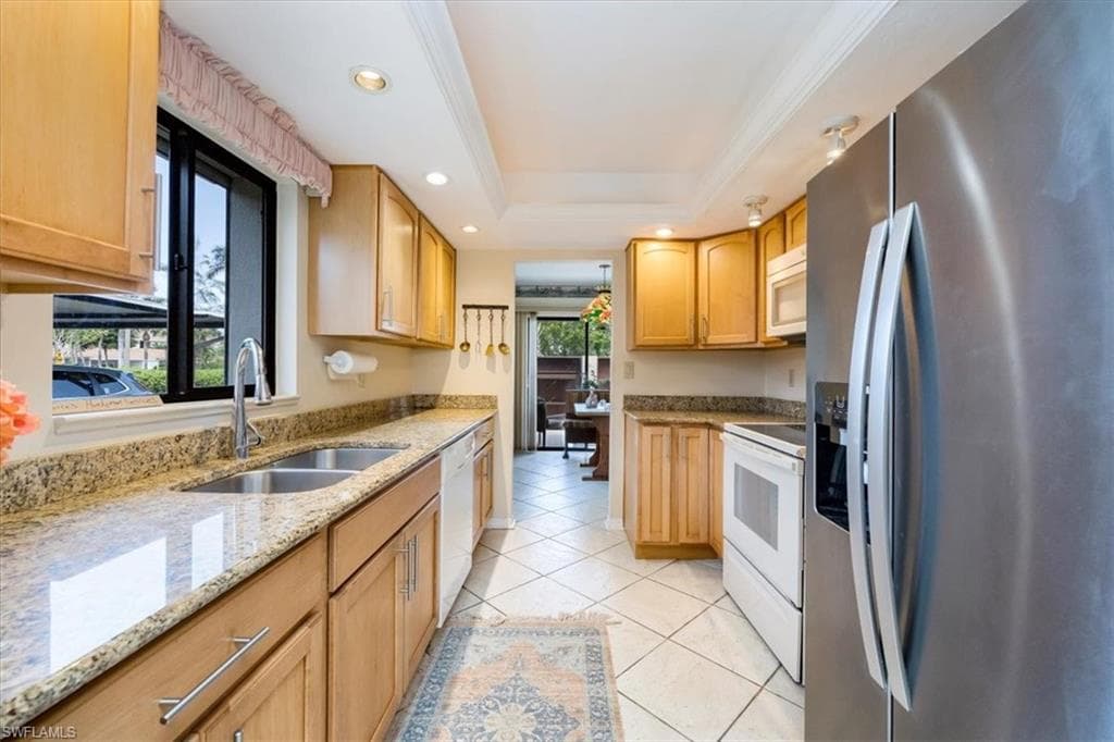536 Lake Louise Cir B102, Naples, FL 34110-12