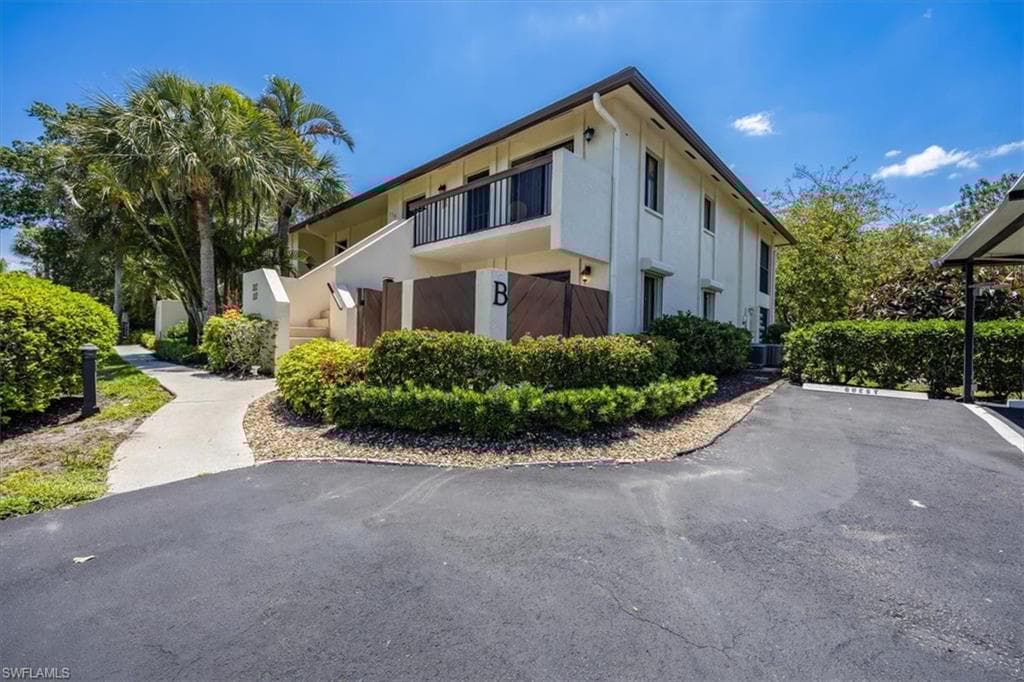 536 Lake Louise Cir B102, Naples, FL 34110-3
