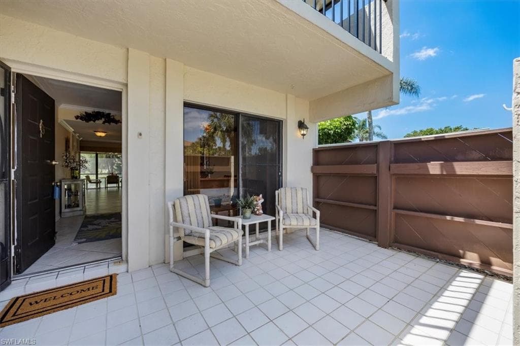 536 Lake Louise Cir B102, Naples, FL 34110-4