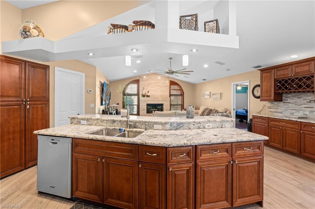 12451 Woodtimber Ln, Fort Myers, FL 33913-4