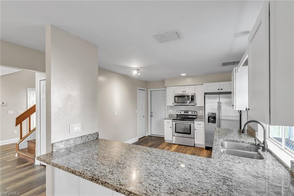 1576 Beechwood Trl, Fort Myers, FL 33919-4