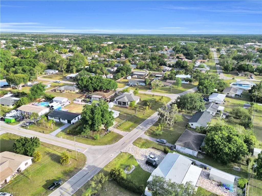 13002 Caribbean Blvd, Fort Myers, FL 33905-33