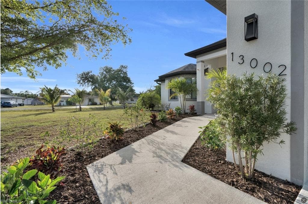 13002 Caribbean Blvd, Fort Myers, FL 33905-7