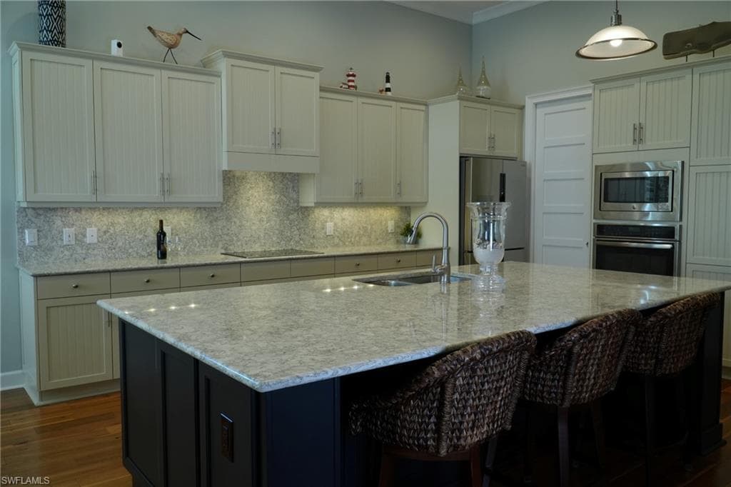 6382 Warwick Ave, Naples, FL 34113-4