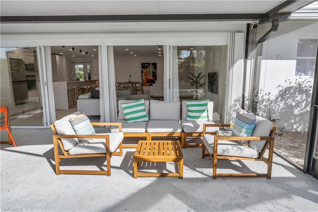 1515 Manchester Blvd, Fort Myers, FL 33919-38