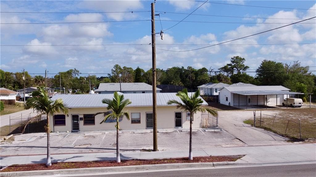 10401 Terry St, Bonita Springs, FL 34135-4