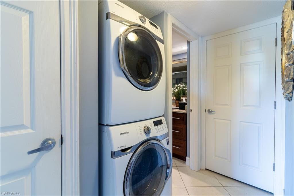 5535 Rattlesnake Hammock Rd 205, Naples, FL 34113-15
