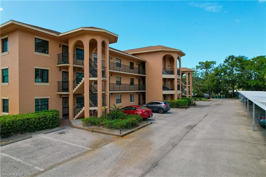 5535 Rattlesnake Hammock Rd 205, Naples, FL 34113-3
