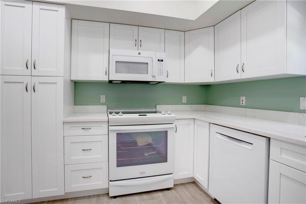 15210 Majorca Bay Dr 1-15, Naples, FL 34110-8