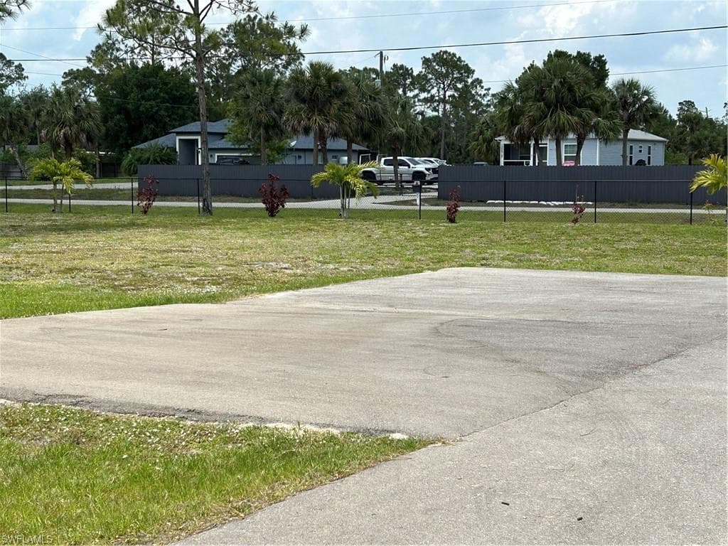 2780 16th Ave SE, Naples, FL 34117-4