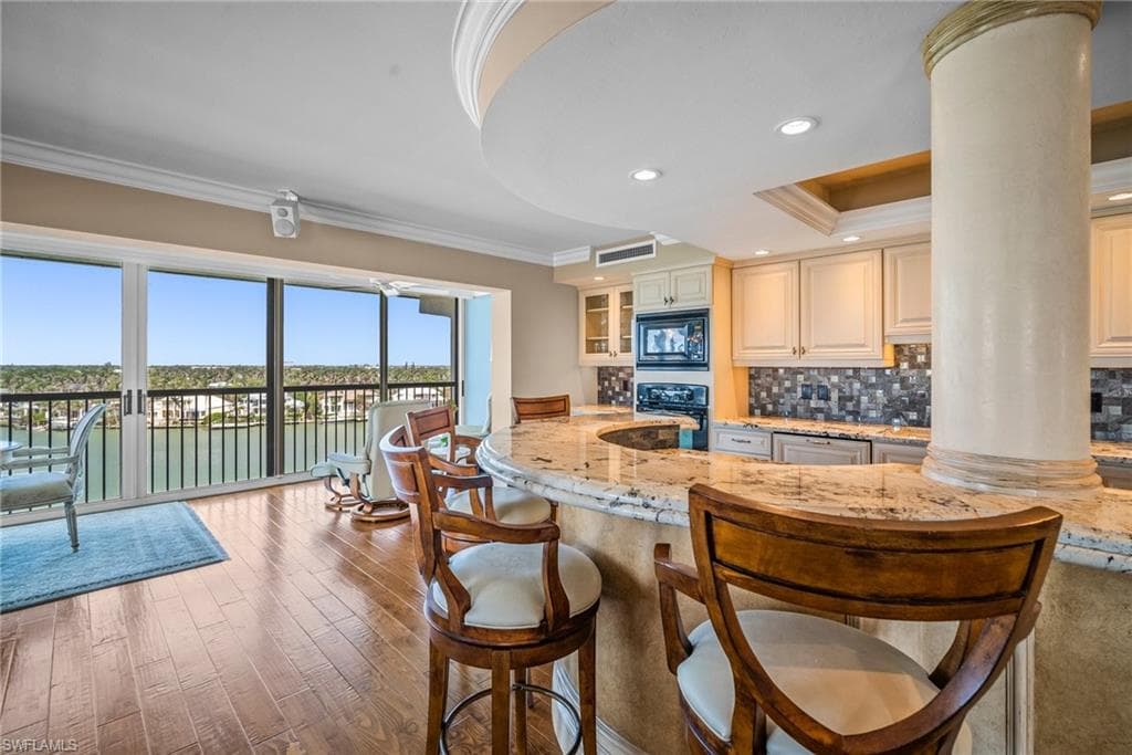 2650 Gulf Shore Blvd N 701, Naples, FL 34103-18