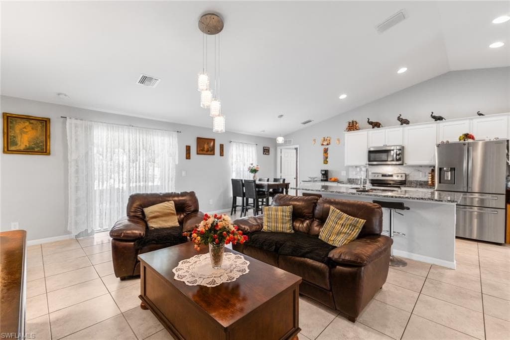 708 7th Pl, Cape Coral, FL 33993-11