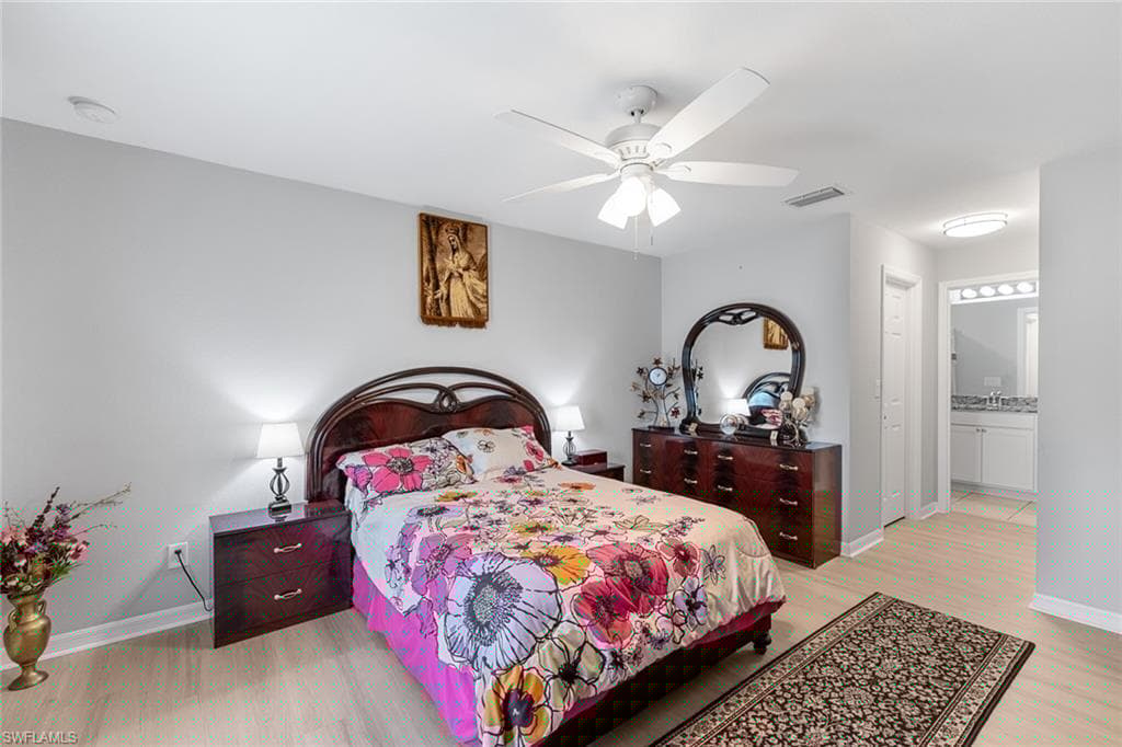 708 7th Pl, Cape Coral, FL 33993-16