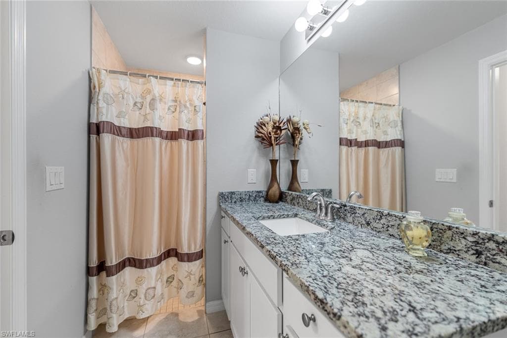 708 7th Pl, Cape Coral, FL 33993-22