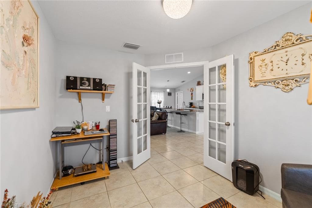 708 7th Pl, Cape Coral, FL 33993-27