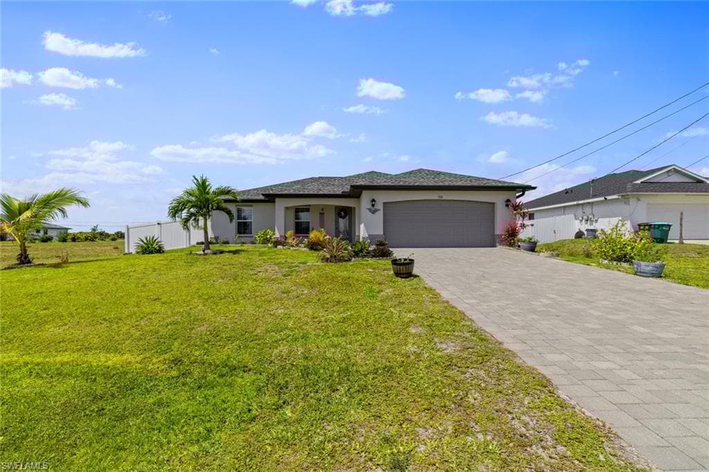 708 7th Pl, Cape Coral, FL 33993-3