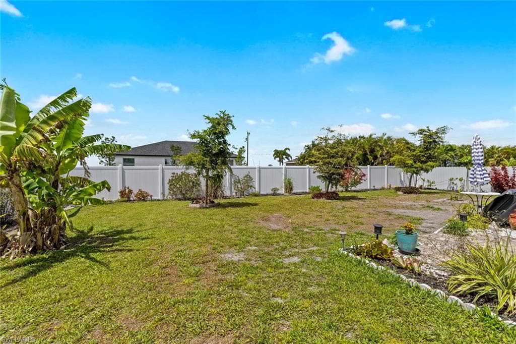 708 7th Pl, Cape Coral, FL 33993-41