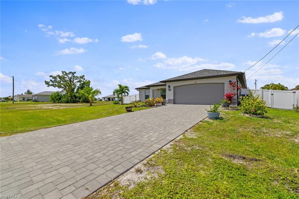 708 7th Pl, Cape Coral, FL 33993-42