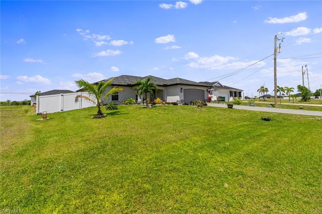 708 7th Pl, Cape Coral, FL 33993-43