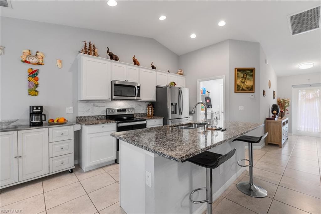 708 7th Pl, Cape Coral, FL 33993-6