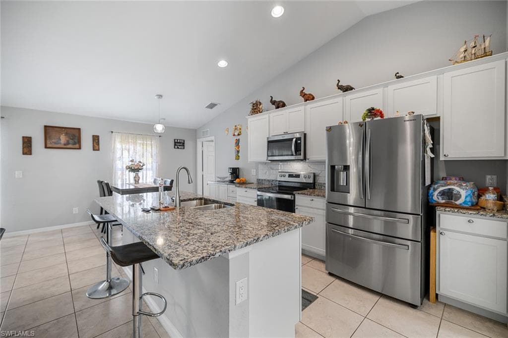 708 7th Pl, Cape Coral, FL 33993-7