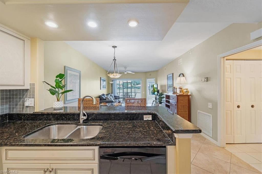 13070 Amberley Ct 902, Bonita Springs, FL 34135-12