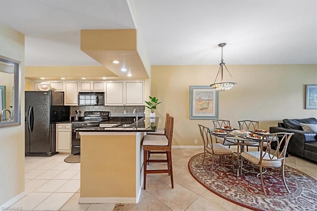 13070 Amberley Ct 902, Bonita Springs, FL 34135-7