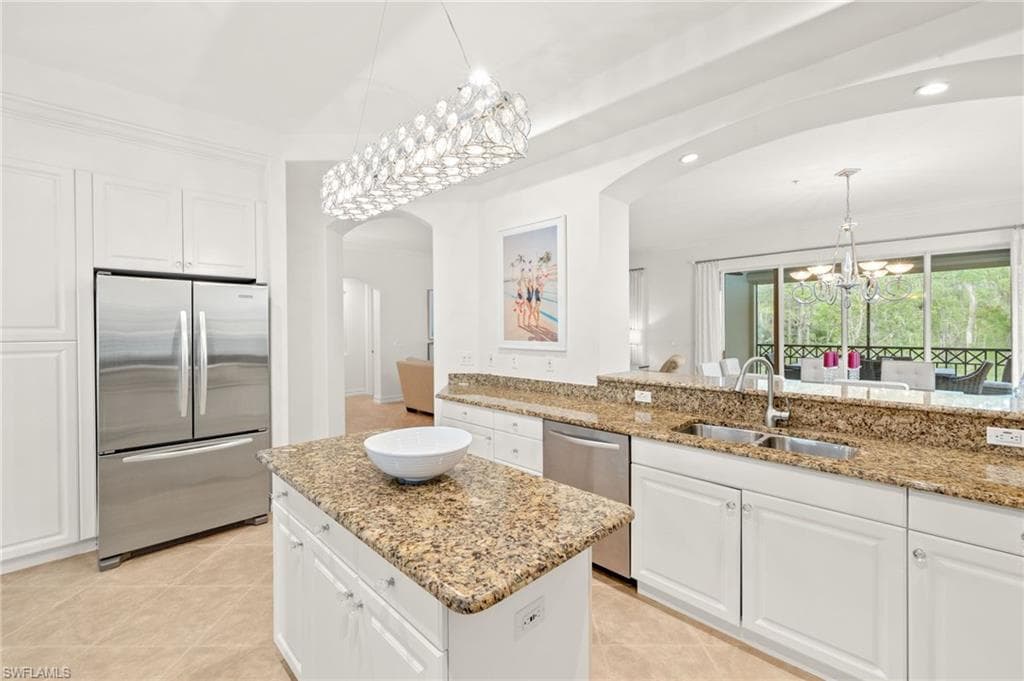 2847 Tiburon Blvd E 102, Naples, FL 34109-9