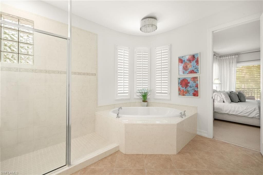 2847 Tiburon Blvd E 102, Naples, FL 34109-21