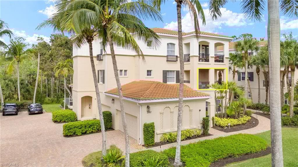 2847 Tiburon Blvd E 102, Naples, FL 34109-30