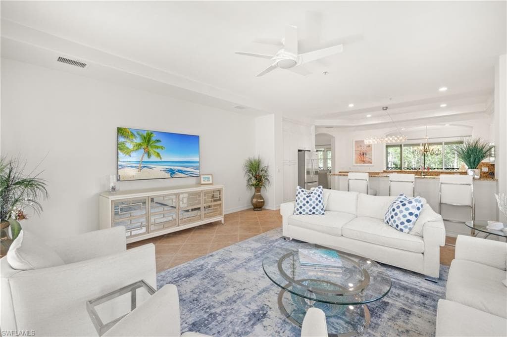 2847 Tiburon Blvd E 102, Naples, FL 34109-3