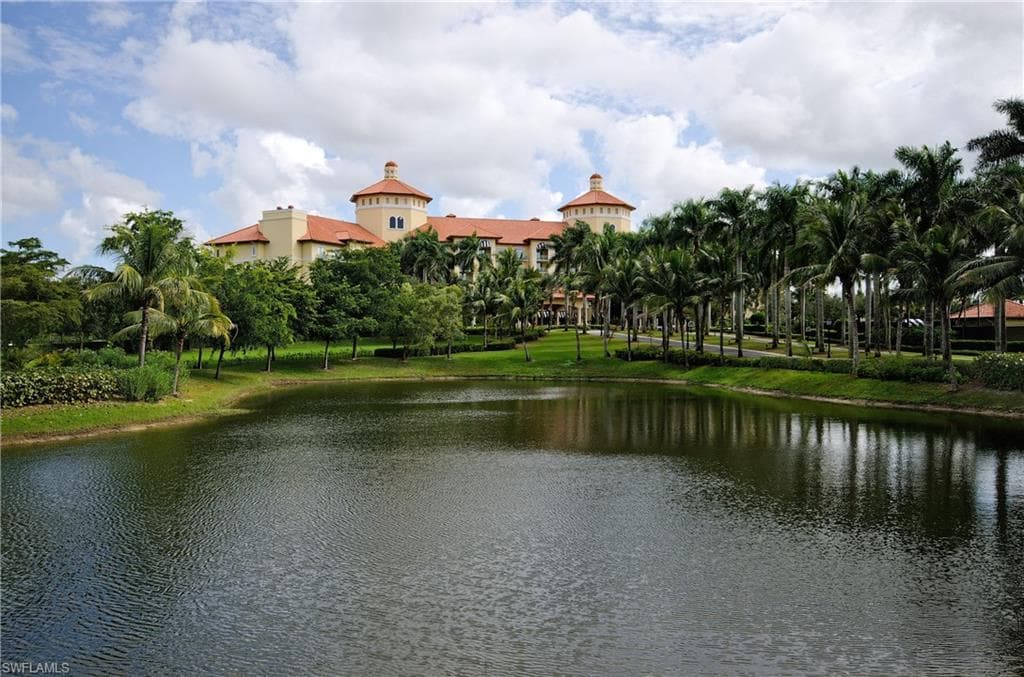 2847 Tiburon Blvd E 102, Naples, FL 34109-40