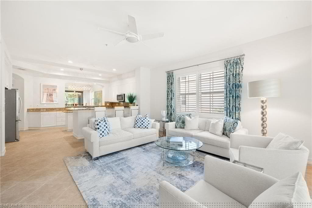 2847 Tiburon Blvd E 102, Naples, FL 34109-5