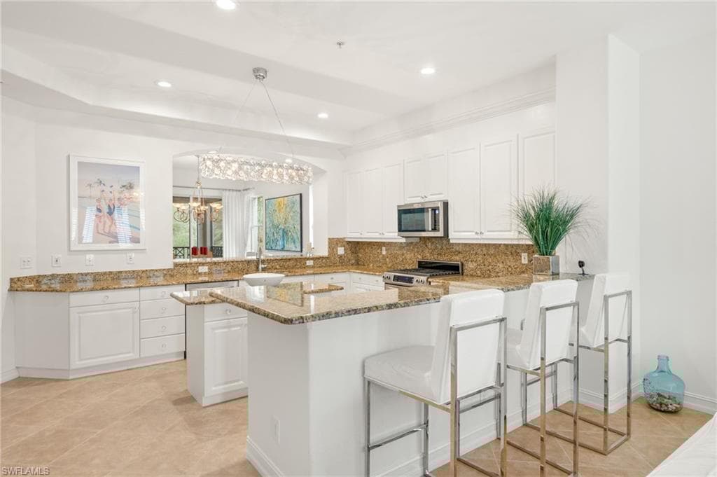2847 Tiburon Blvd E 102, Naples, FL 34109-6