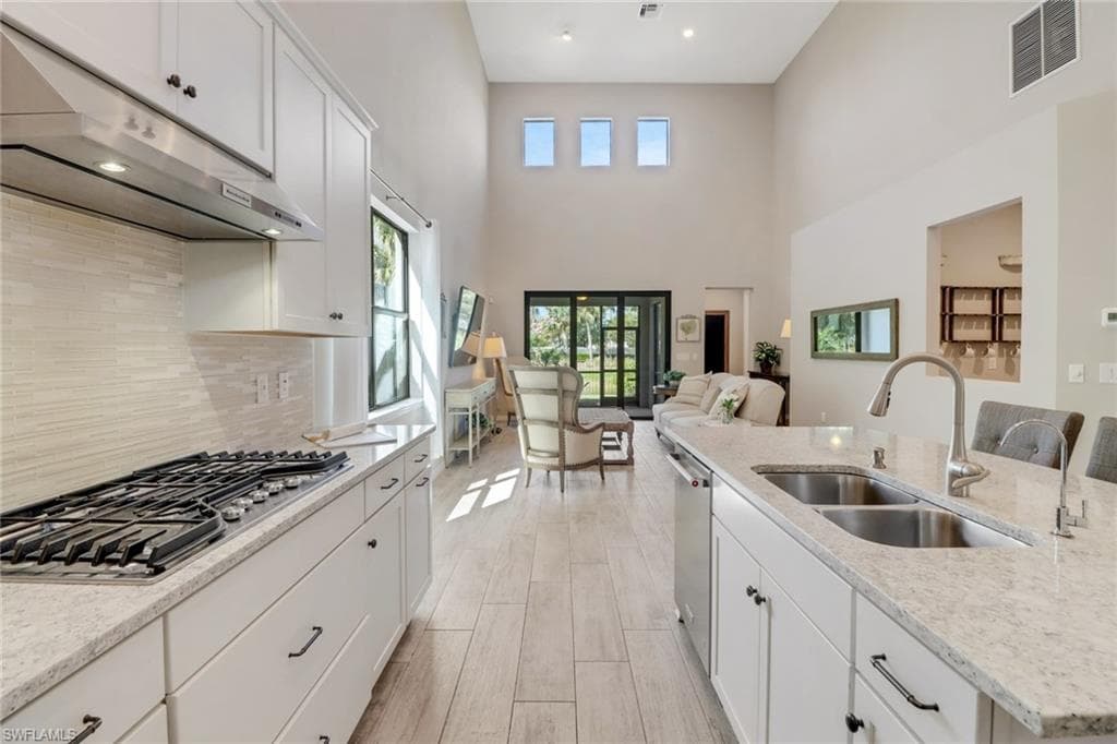 7175 Wilton Dr, Naples, FL 34109-5