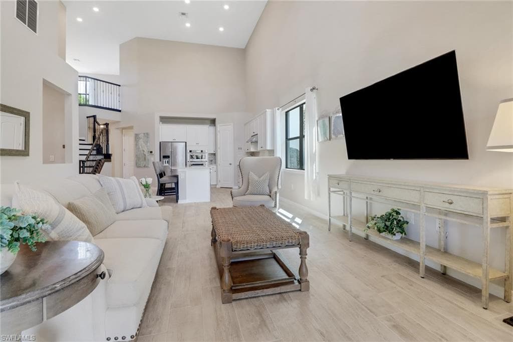 7175 Wilton Dr, Naples, FL 34109-6