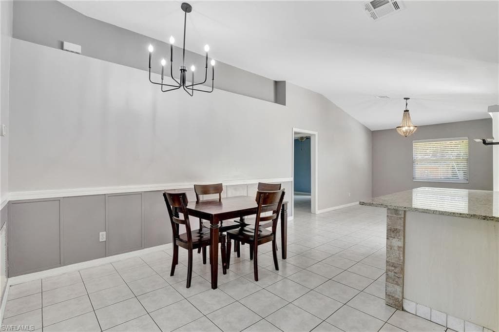 590 Golden Gate Blvd W, Naples, FL 34120-10