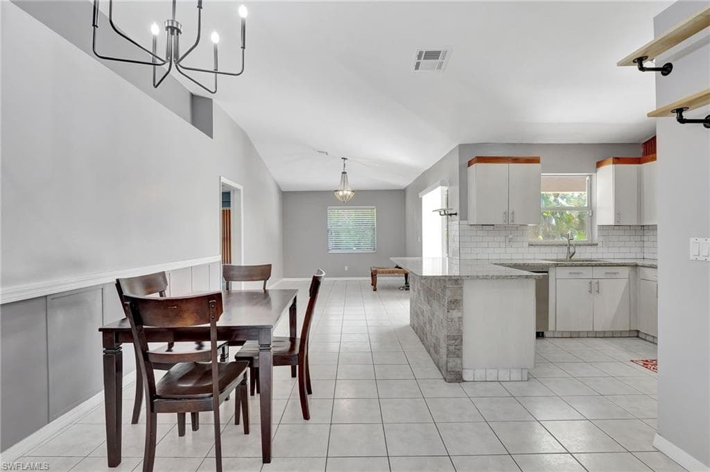 590 Golden Gate Blvd W, Naples, FL 34120-11