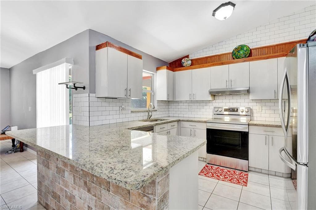 590 Golden Gate Blvd W, Naples, FL 34120-12