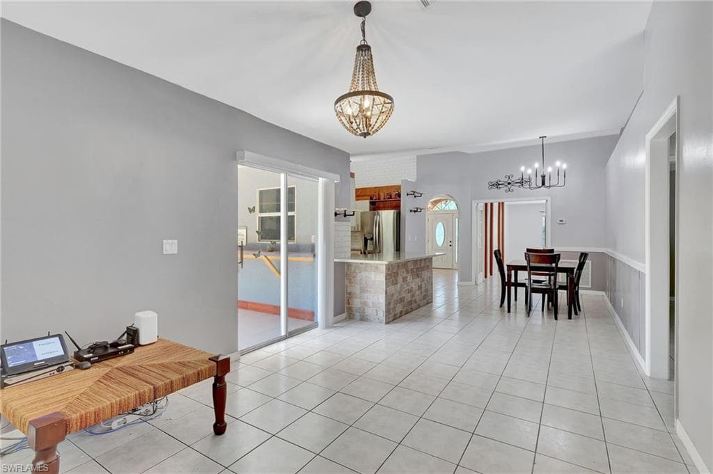 590 Golden Gate Blvd W, Naples, FL 34120-17