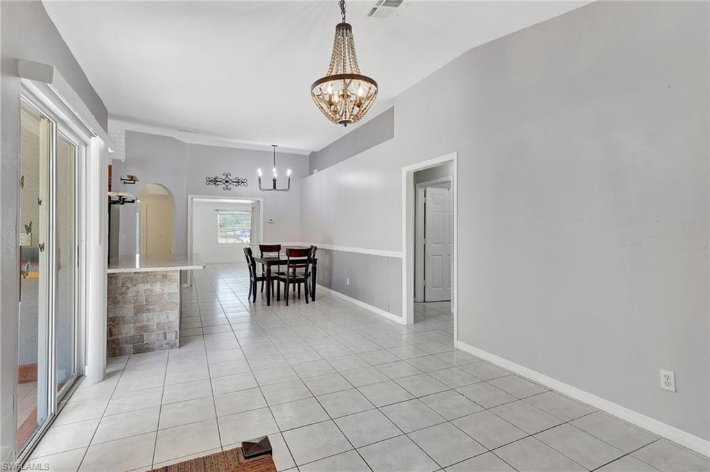590 Golden Gate Blvd W, Naples, FL 34120-18