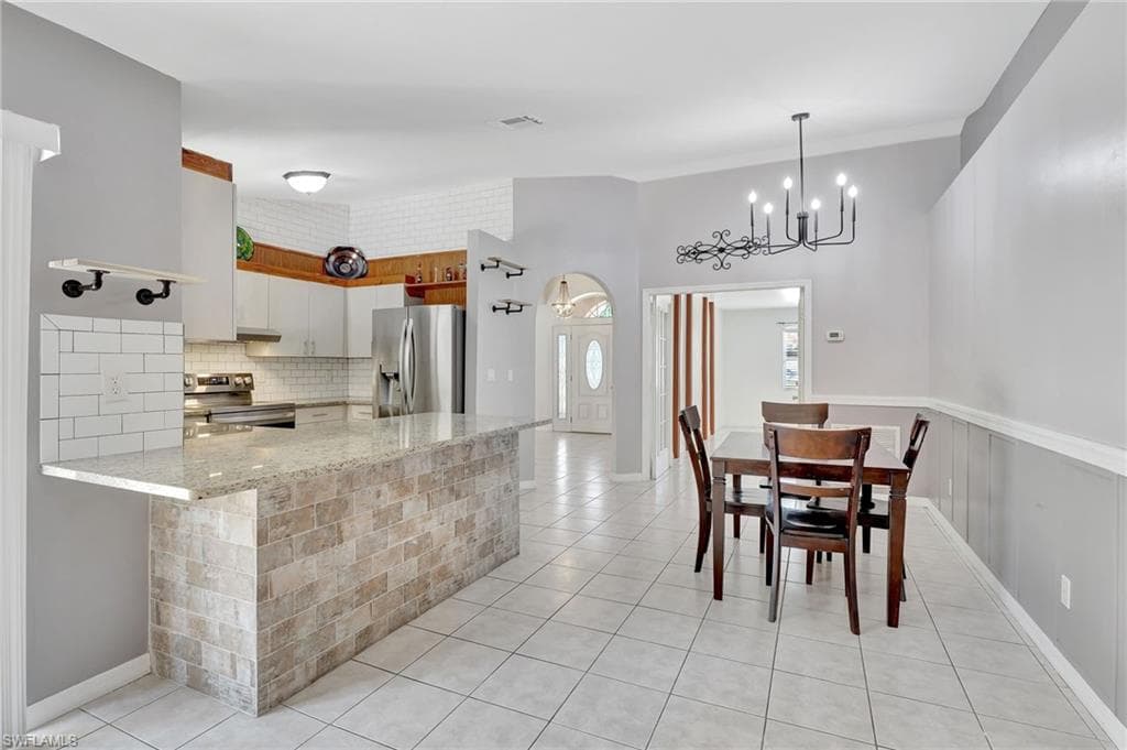 590 Golden Gate Blvd W, Naples, FL 34120-19