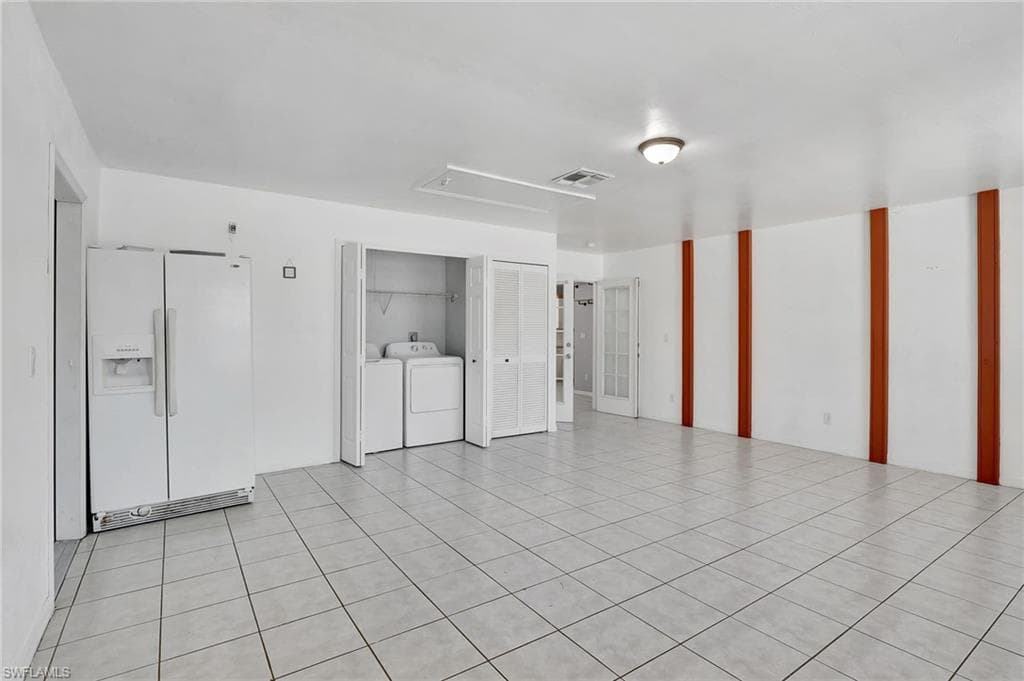 590 Golden Gate Blvd W, Naples, FL 34120-29
