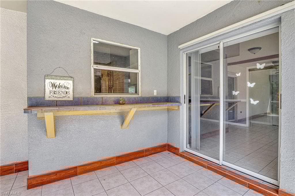 590 Golden Gate Blvd W, Naples, FL 34120-34