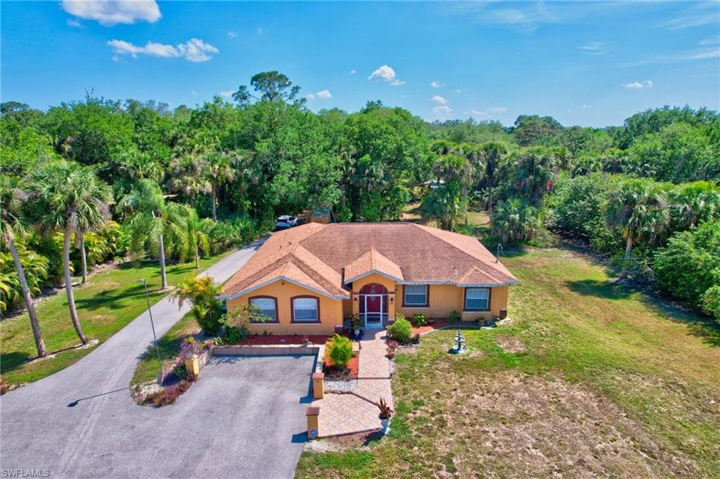 590 Golden Gate Blvd W, Naples, FL 34120-42