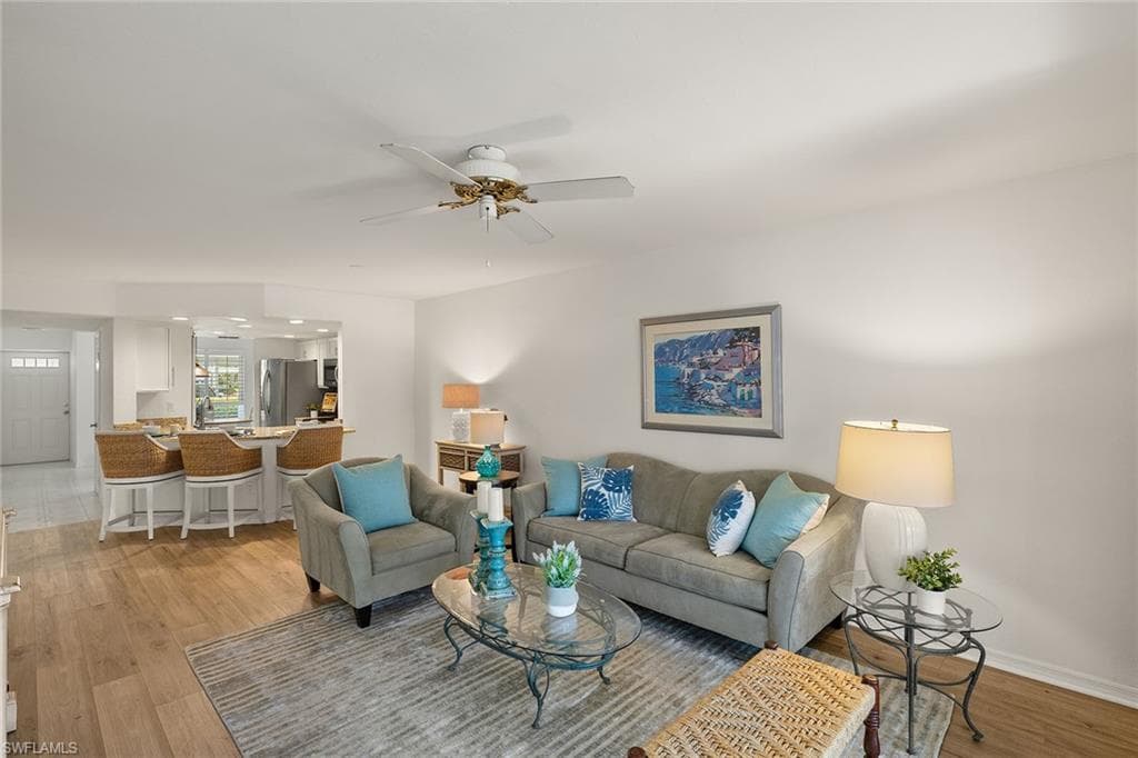 815 Gulf Pavilion Dr 106, Naples, FL 34108-4