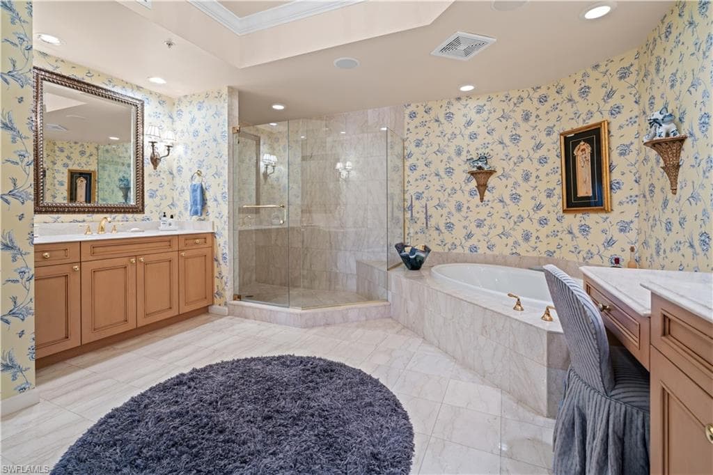 8787 Bay Colony Dr 803, Naples, FL 34108-36